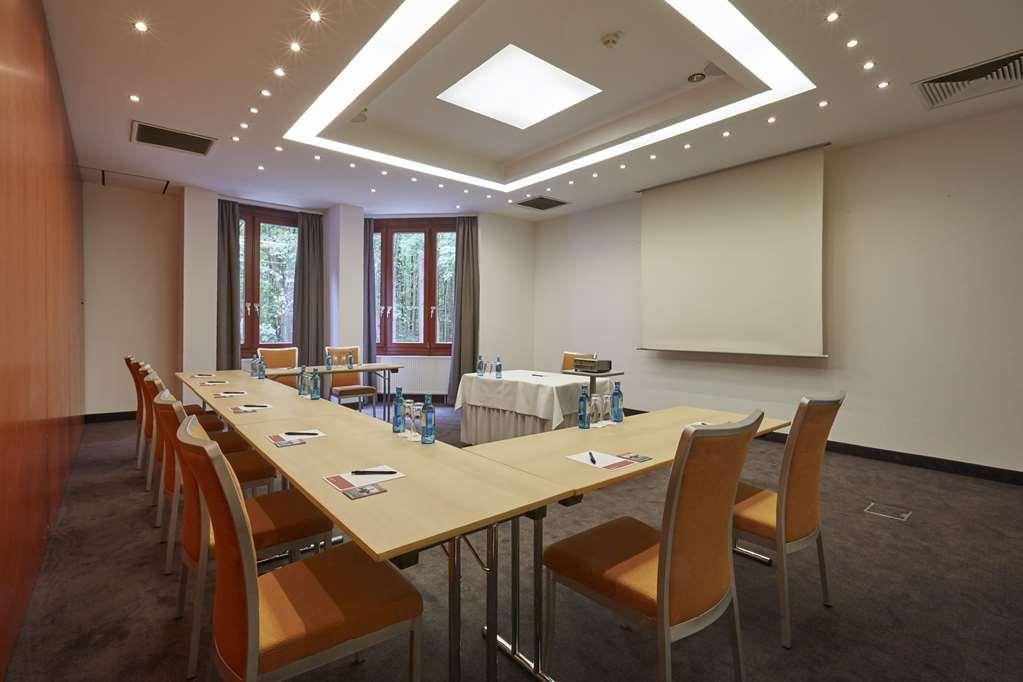 H+ Hotel Nuernberg Facilities photo
