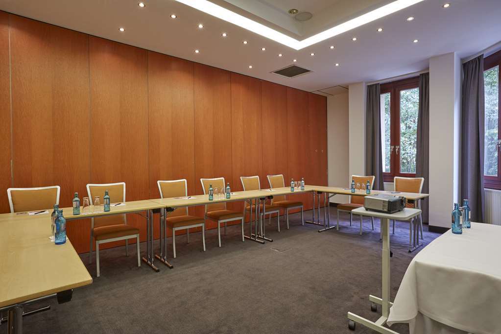 H+ Hotel Nuernberg Facilities photo
