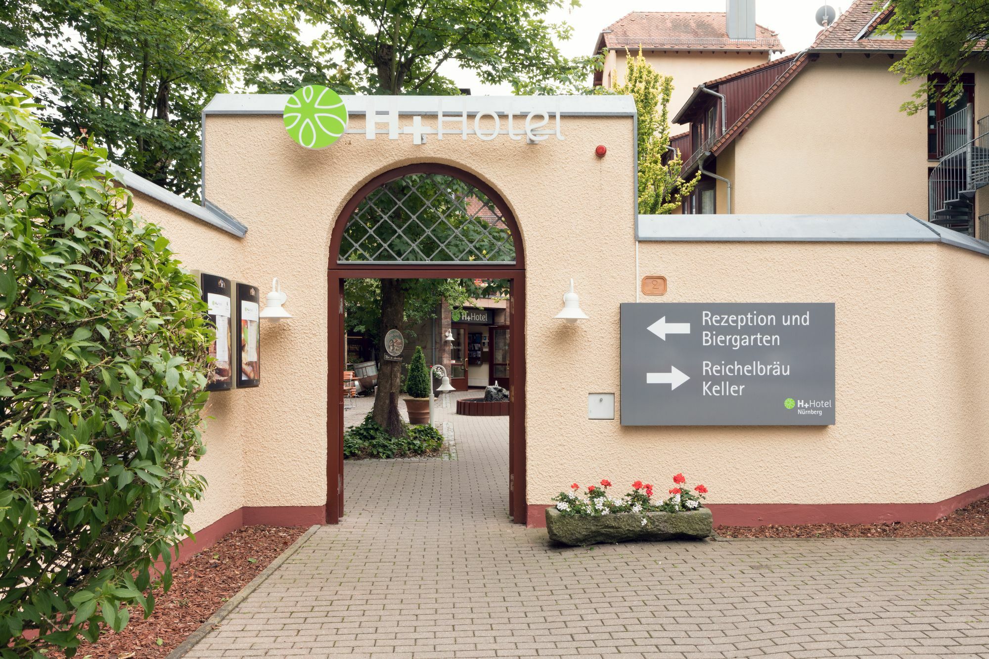 H+ Hotel Nuernberg Exterior photo